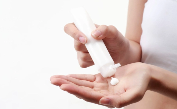 Anti-aging effect of adenosine in cosmetics