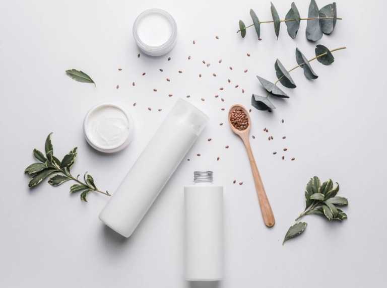 Application of glutathione in cosmetics