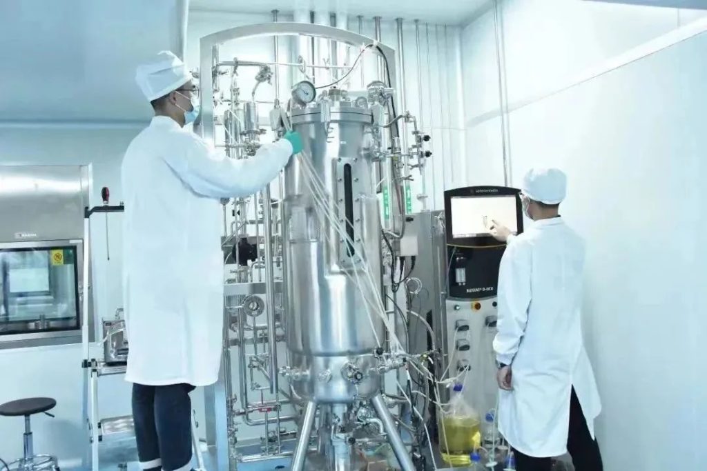 Whole cell and enzymatic synthesis of innovative pathways 4 Whole cell and enzymatic synthesis of innovative pathways